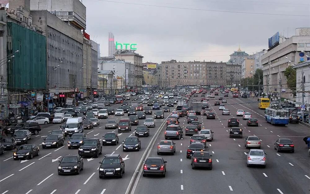 Сколько на улице. Зубовский бульвар Москва. Садовое кольцо. Садовое кольцо Москва. Пробка на садовом кольце.