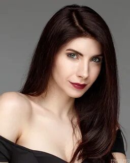 KateLynn E. Newberry Headshot.