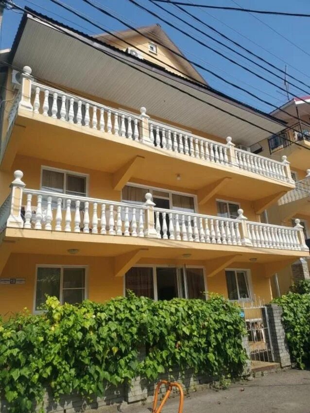 Бриз-адлер частная гостиница. Лазурь 3 адлер. Бронировать адлер. Гостиница афина адлер цветочная. Бронировать адлер.