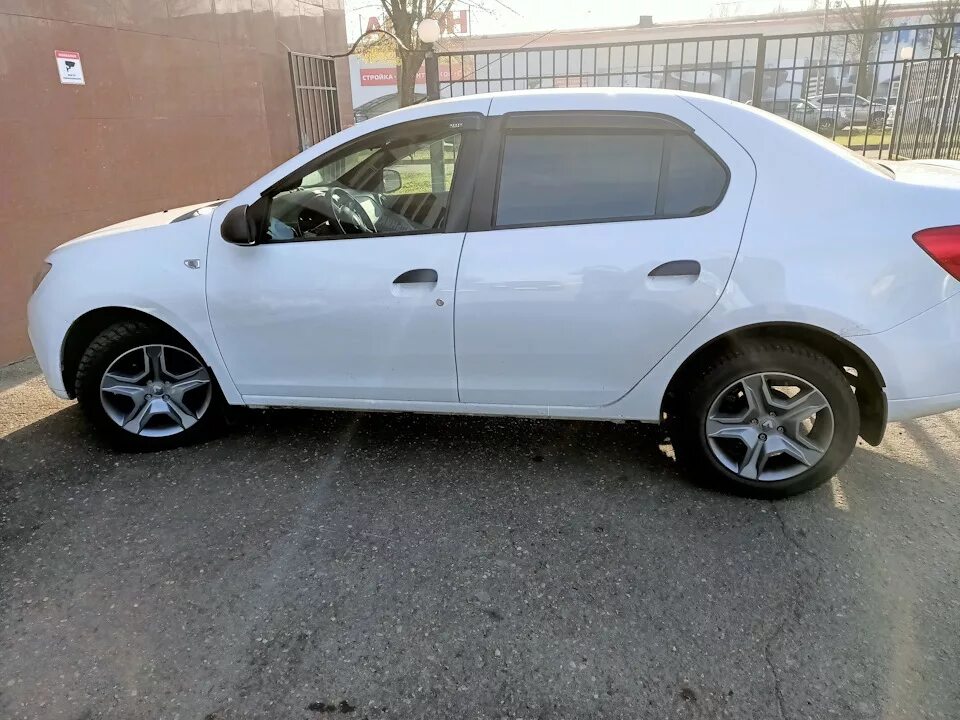 Диски на логан 2 15 размер. Renault logan 2 r16. renault logan 2 r17. рено логан 2 r17. рено логан r16.