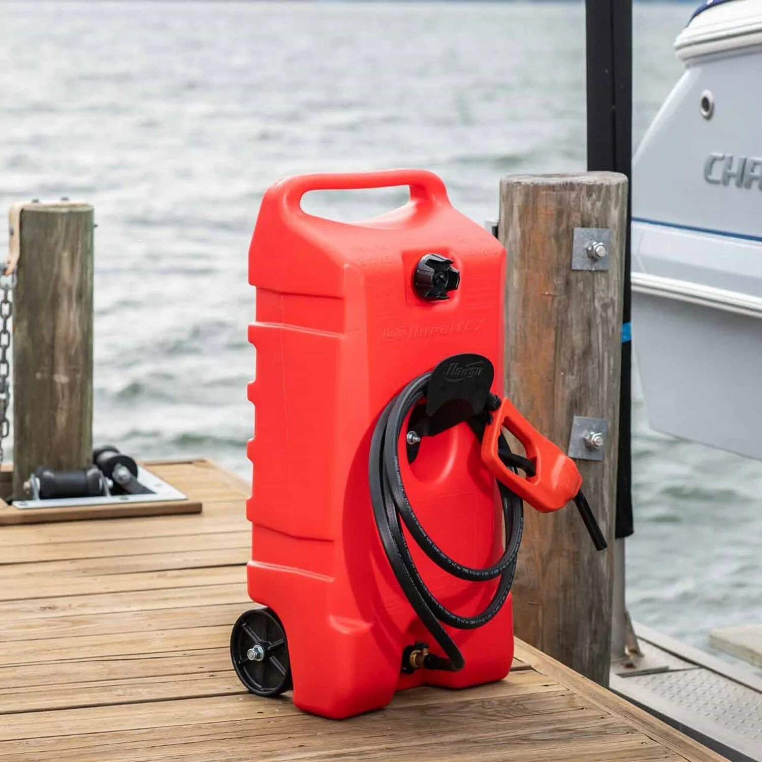 Fuel go. Duramax flo n&#039; go. linq fuel caddy – 4 gallons 860202547 канистра. duramax alb scepter бак. gas dispenser.