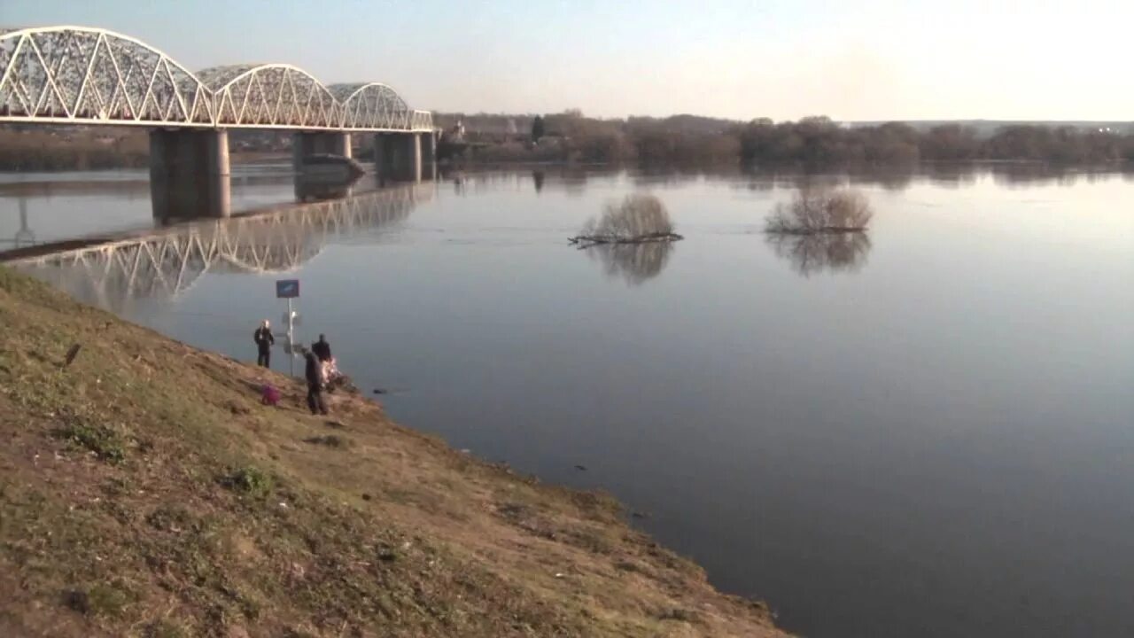 Уровень воды в реке ока коломна. Река Ока Серпухов. Разлив Оки Серпухов. Разлив реки Ока в Серпухове. Павленское озеро Серпухов.