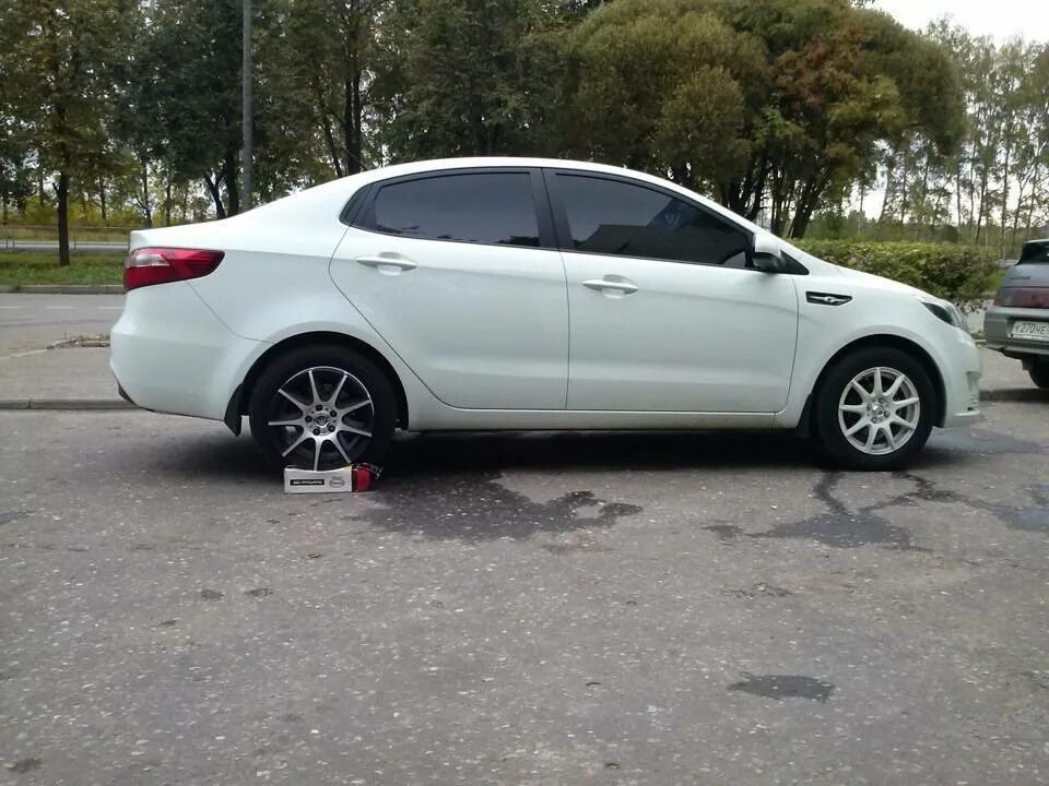 Колеса киа рио х-лайн размеры. Киа рио 2012 года разболтовка дисков. Разболтовка киа рио 3. Киа рио размер колес r15. Разболтовка кия рио 3.