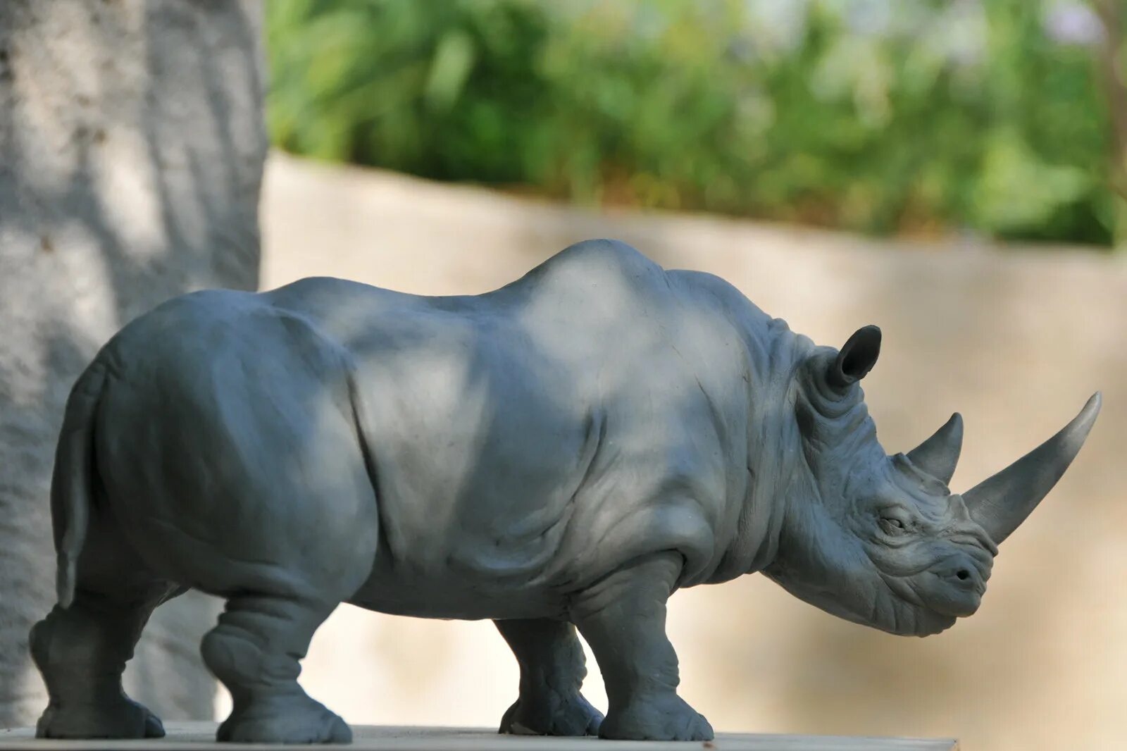 Носорог малахит. Скульптура "носорог". Носорог лепка. Лепка из пластилина носорог.