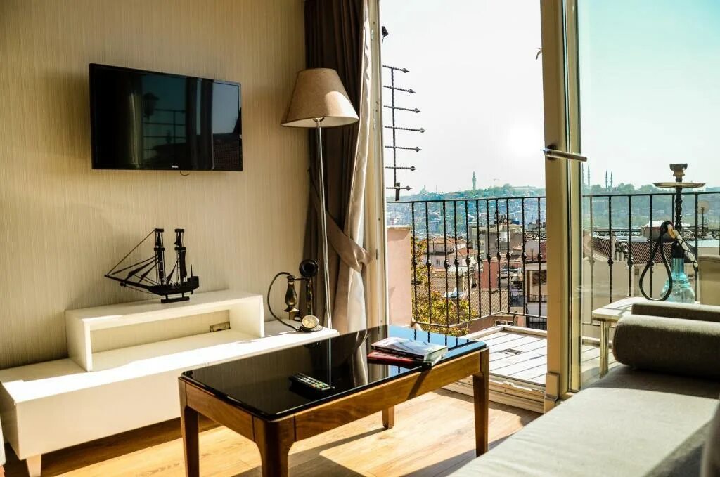 Allegra Suites Galata. Flats Company Karakoy Apartment Стамбул. Галата Стамбул апарт отель. Квартира Стамбул Бейоглу.