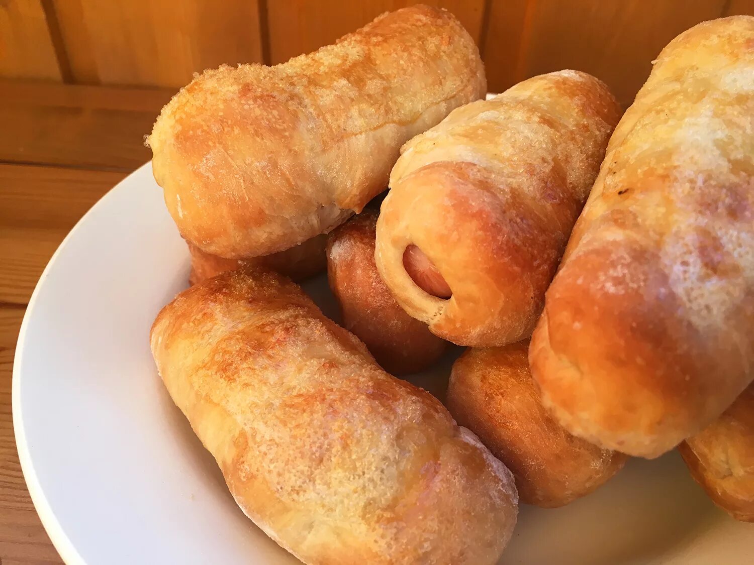 сосиска в тесте. сосиски в слоёном тесте в духовке. сосиски в тесте в духовке. тесто для сосисок в тесте. сосиски в тесте в духовке.