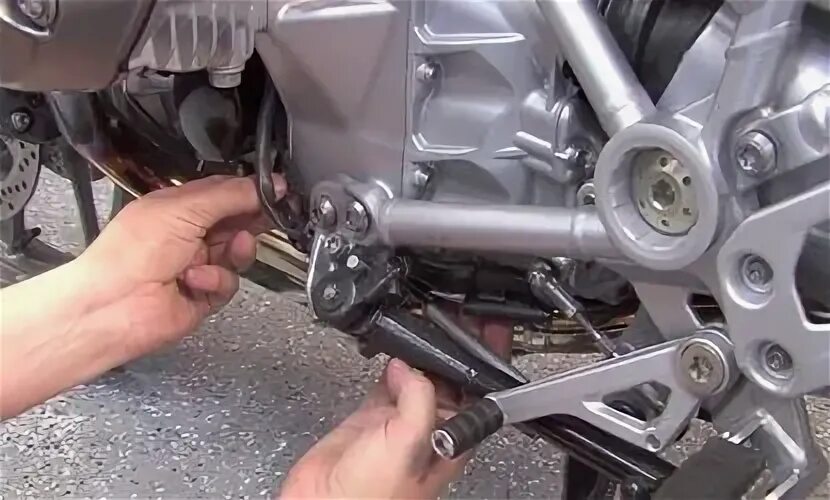 Масло bmw r1200gs. Масло bmw r1200gs. Bmw r1200gs lc oil engine. Bmw r1200gs фильтр топливного насоса. Масло bmw r1200gs.