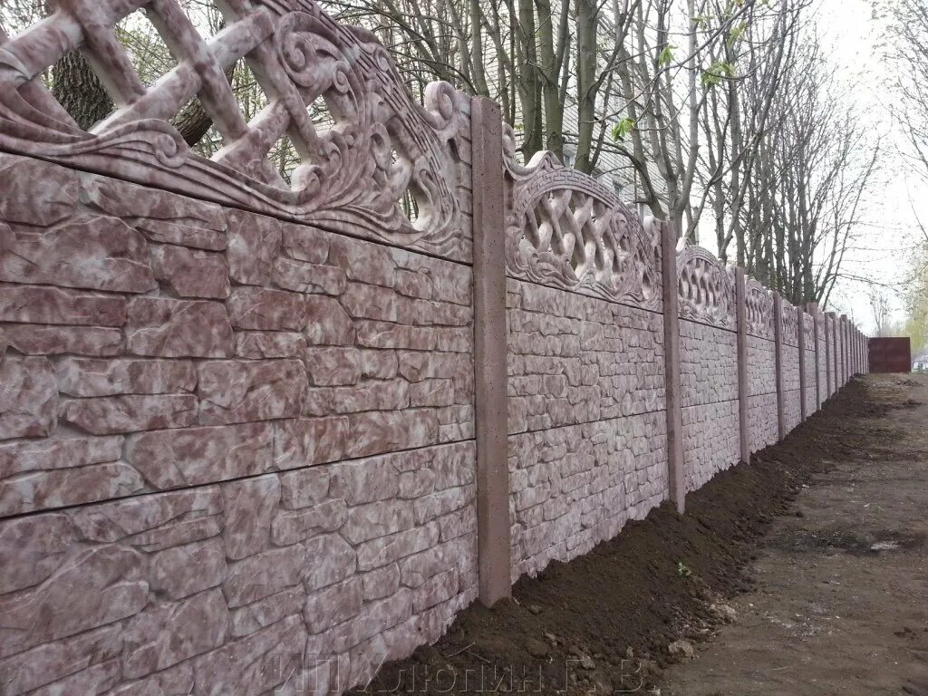 Еврозаборы раздольное крым. Азовские еврозаборы. Гипсобетонный забор. Декоративный бетонный забор. Гэлешть бетонный забор.