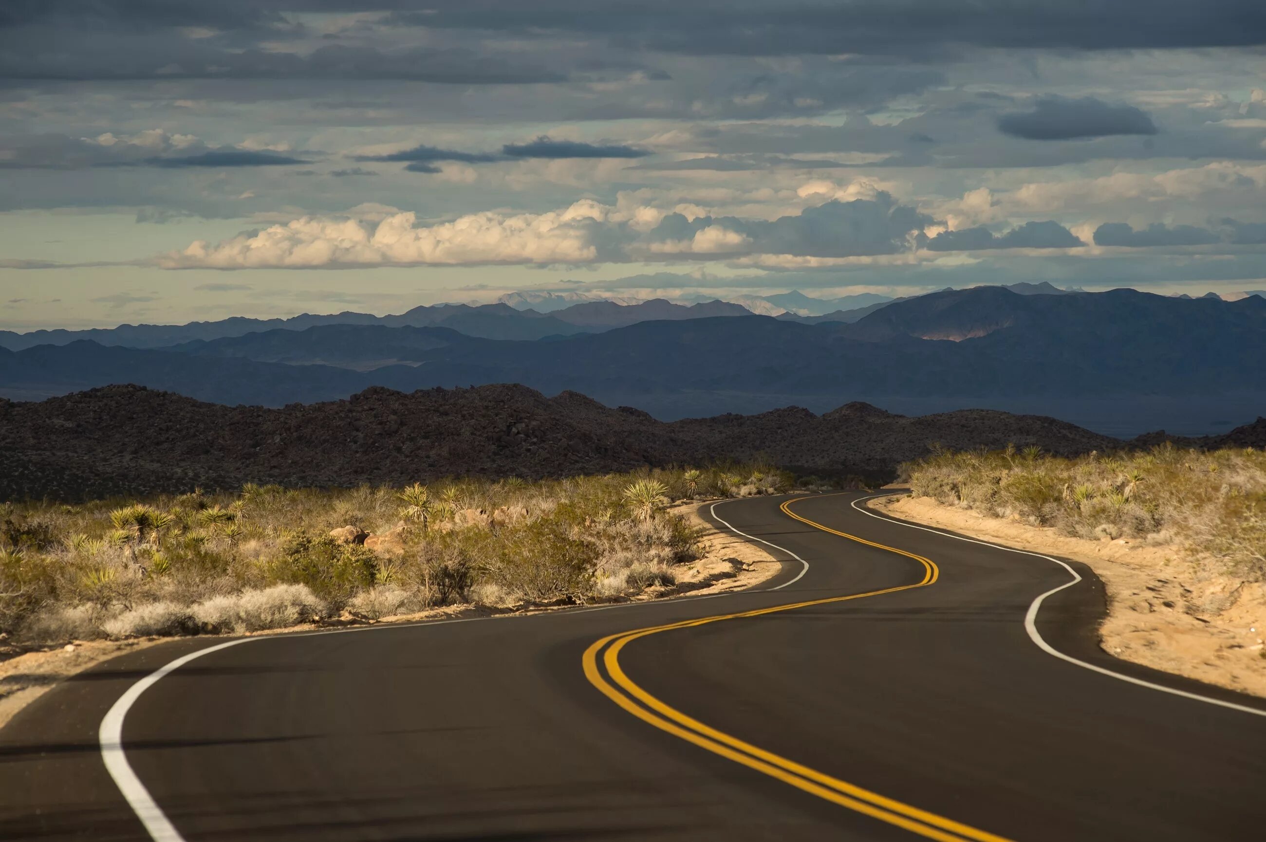 U roads. Хайвей дорога в Америке. Калифорния Хайвей. Извилистая дорога в Лос Анджелесе. Хайвей в Лос Анджелесе.