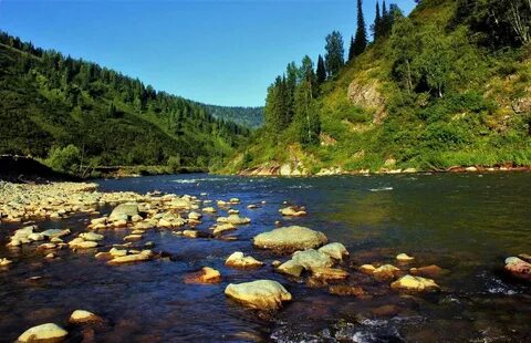Песня по круглым камушкам течет ручей
