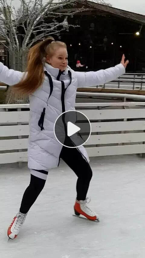 Сколько лет стеше давыдовой из лайка. Софянка лайкерша. софия лайкер. софянка в лайке. olivia iron из лайка.
