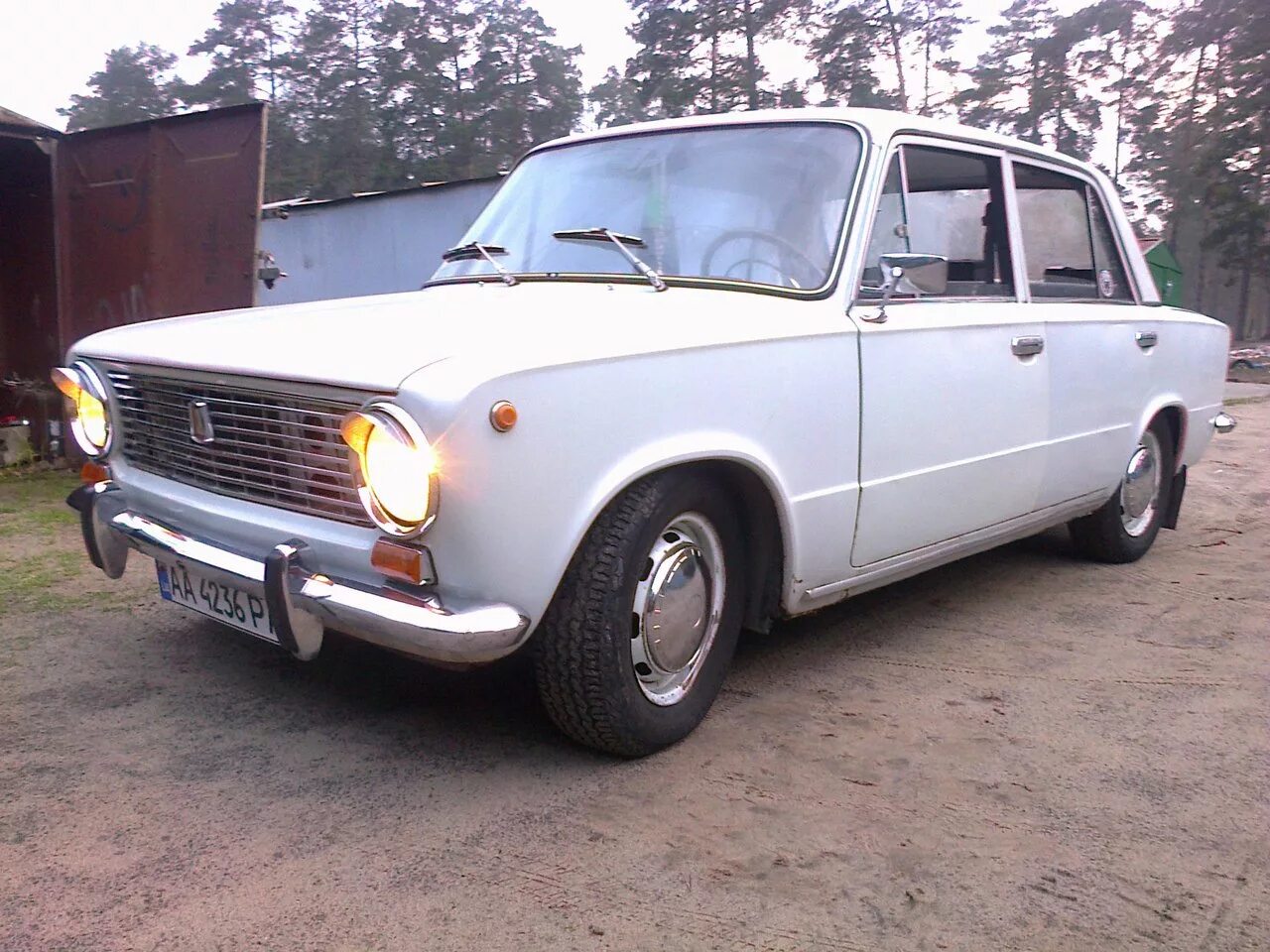 Ваз 2101 1972 года выпуска. Бампер от ваз 2101. Ваз 21013 охра золотистая. Ваз 2101 зеленая. Ваз 2101 в красноярске.