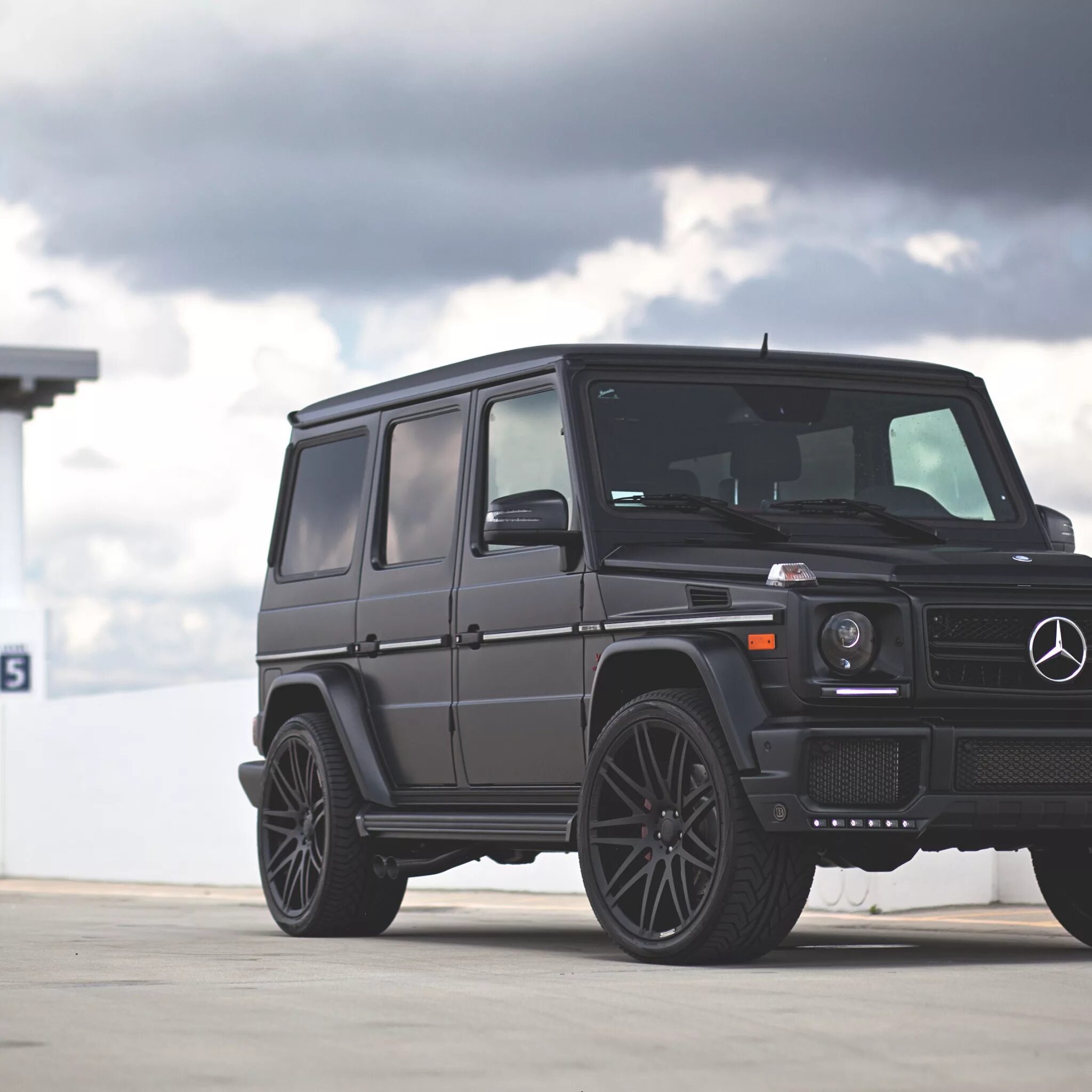 Галик это. Mercedes Benz g63 AMG. Мерседес Бенц г 63 АМГ. Mercedes g63 AMG чёрный. Г63 АМГ Брабус.