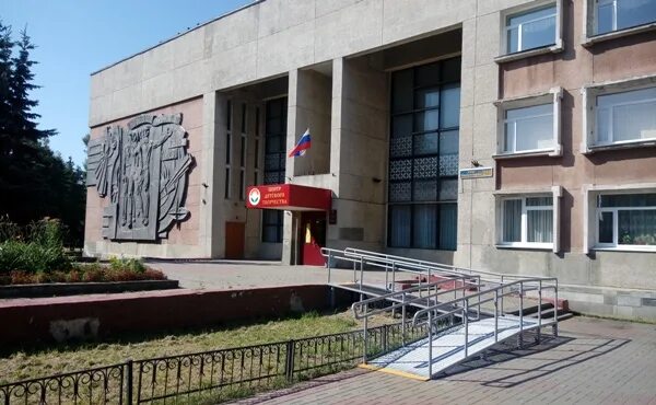 Дворец пионеров новосибирск. Сбербанк коминтерна 168. Дворец пионеров новосибирск. Школа 88 нижний новгород сормово. Цдт сормово.