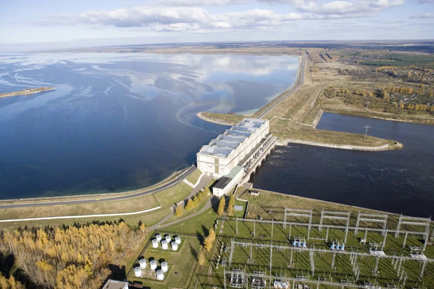 Остров шумаровский рыбинское водохранилище. Рыбинская гэс рыбинск. Остров копринский рыбинское водохранилище. Затопленный храм молога. Волга рыбинское водохранилище.