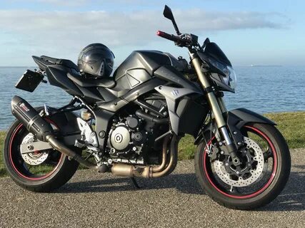 Suzuki gsr 750