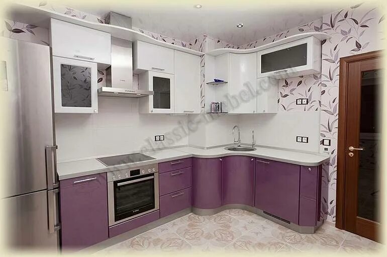 угловые кухни с угловым выступом. угловая кухня с выступом вентиляционного короба. кухня с выступом в стене. угловая кухня с выступом. угловые кухни с угловым выступом.