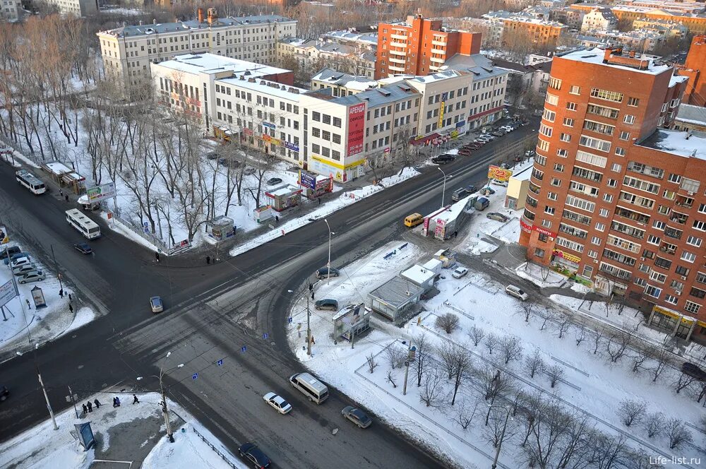 Белинского Декабристов Екатеринбург. Перекресток Белинского Декабристов Екатеринбург. Улица Белинского Екатеринбург Декабристов. Угол Белинского Декабристов.