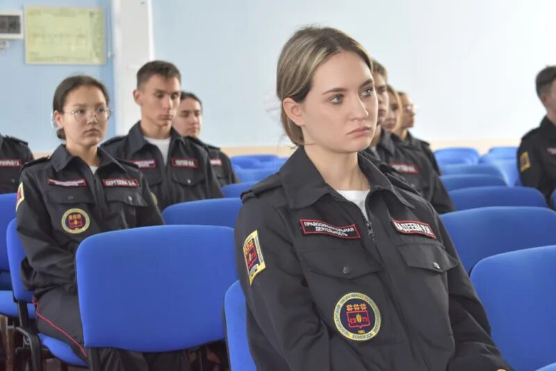 Правоохранительная деятельность юзгу. Правоохранительная деятельность книга. Юзгу курск юридический факультет форма. Правоохранительная деятельность специальность. Специальности правоохранительная деятельность для студентов.