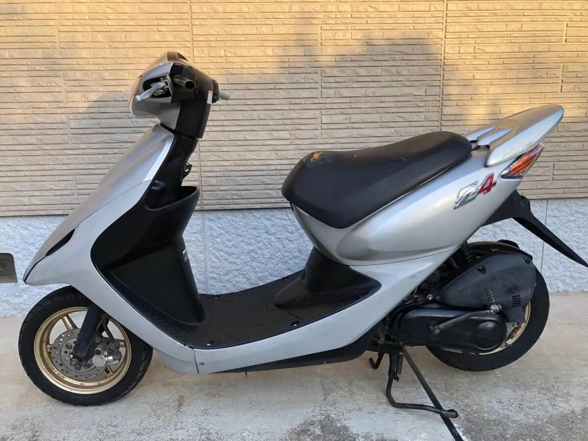 Dio 4 4. Хонда дио АФ 57. Хонда дио 4. Скутер Honda Dio af56. Хонда дио 57 z4.