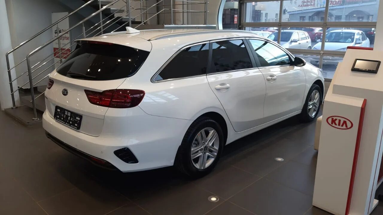 Kia Ceed SW универсал 2020. Kia Ceed 3 SW. Киа СИД универсал белый 2021. Kia Ceed SW 2021 белый. Киа универсал 2020