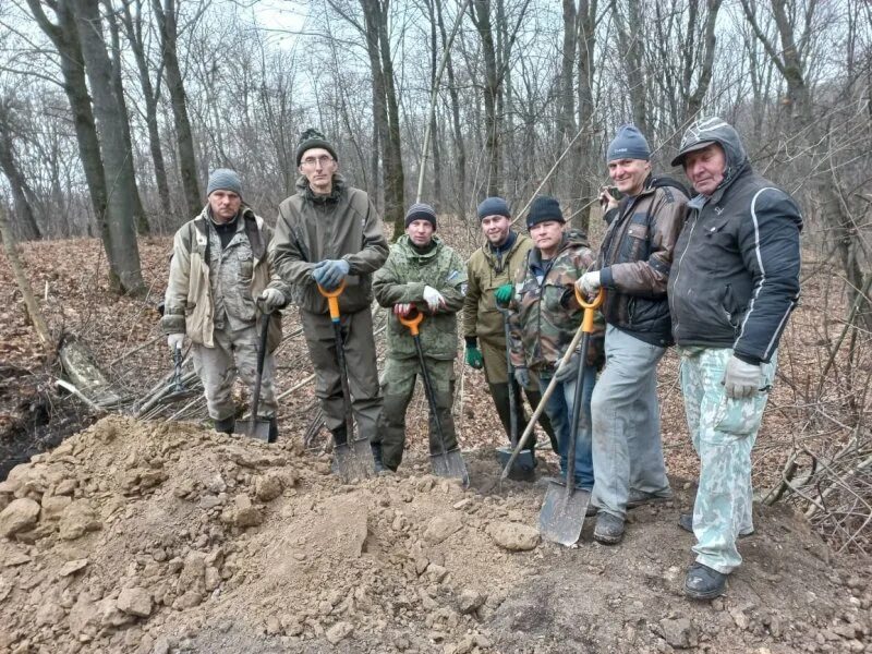 Нашли останки летчика. Поисковый отряд Курган Курск. Артем Лычев летчик останки. У деревнитруфановка нашли останки лётчика.