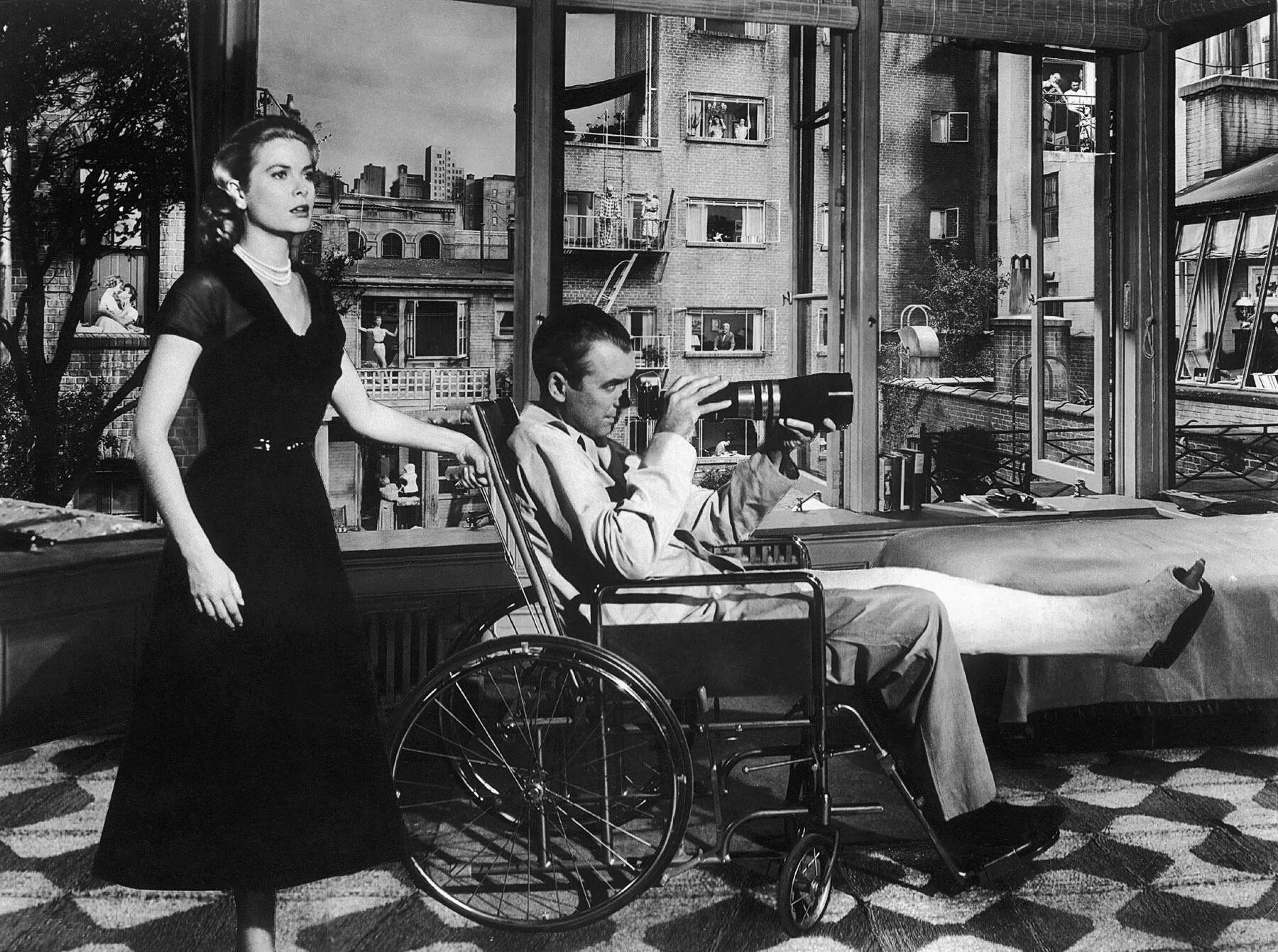 Грейс келли окно во двор. Окно во двор rear window. Грейс келли окно во двор. Хичкок окно во двор. Хичкок окно во двор.
