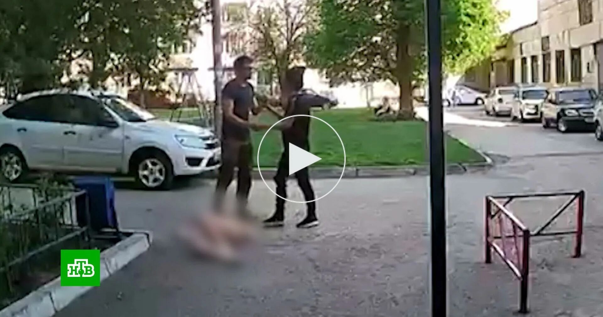 Жена избила любовницу. Жена избила любовницу. Женская драка у орхидея-м люблино. Жена избила любовницу. Муж оттаскал за волосы.