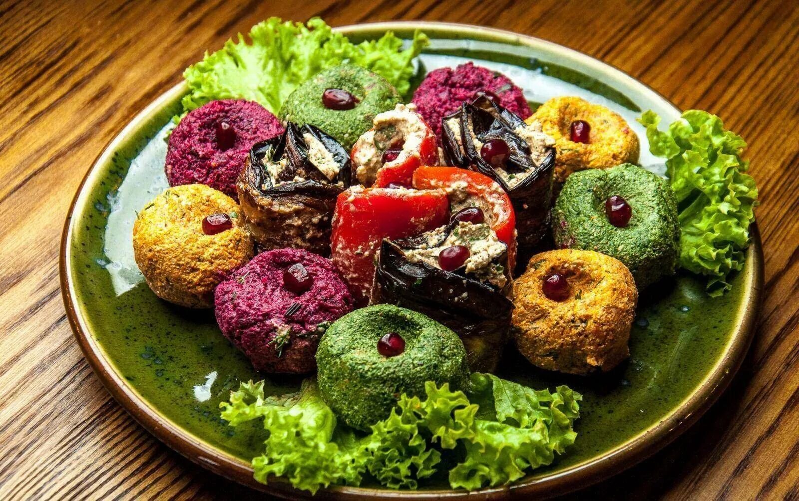 Что такое пхали в грузинской кухне. Пхали ассорти по-грузински. Пхали шпинатный. Пхали лобио. Пхали из свеклы по-грузински.