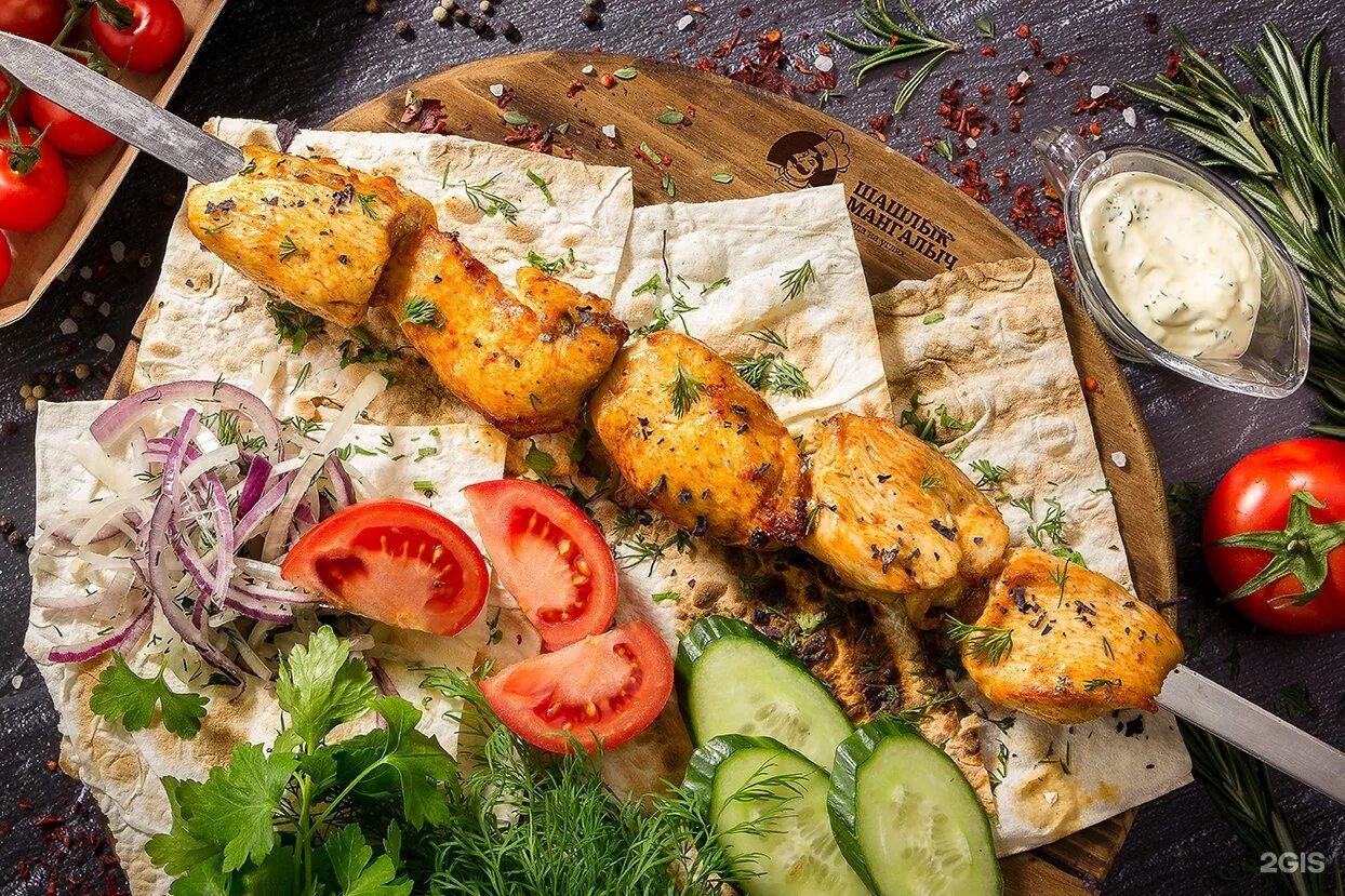 Рецепт шашлыка из филе курицы на мангале. Шашлык мангалыч самара. шашлык из курицы. шашлык из куриного филе. куриный шашлык на мангале.