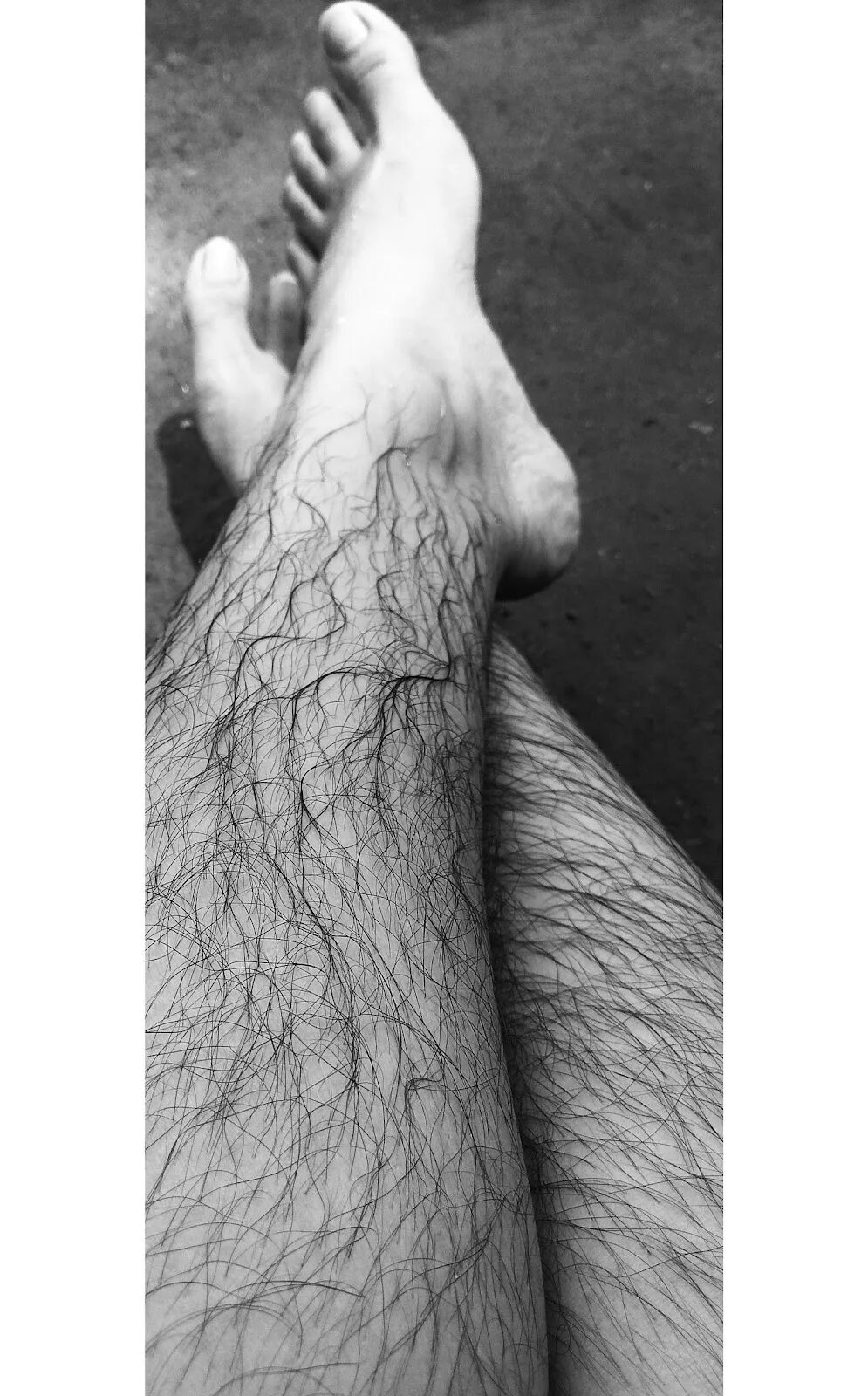 Сильно волосатые женщины. Между ног волосато у женщин. Африканские hairy Legs женщины. Very hairy legs