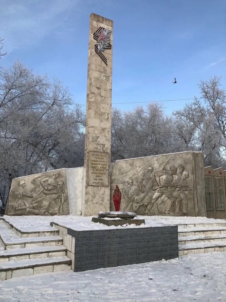 Памятник вере баландиной. Черногорск площадь. Памятник баландиной в черногорске. Черногорск площадь. Памятник вере баландиной.