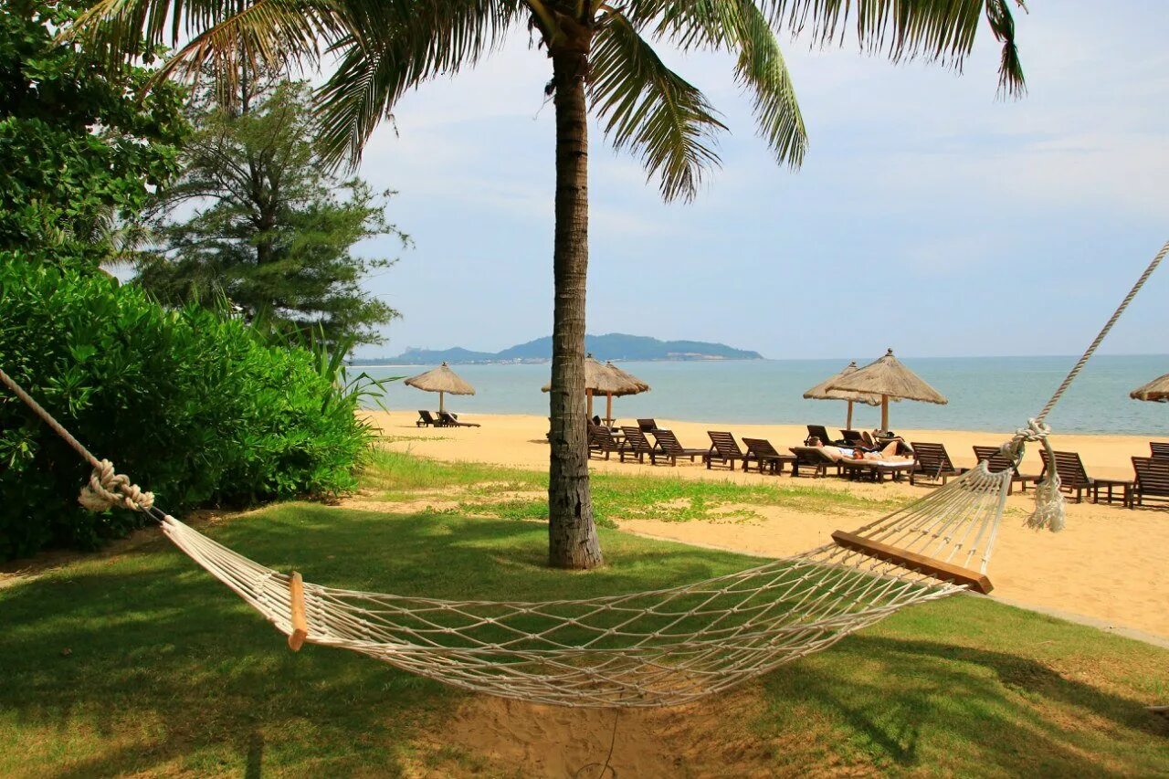 Туристы в китае. Хань янь китай. Китайский остров хайнань. Курорт китай остров хайнань. Китайский остров хайнань.