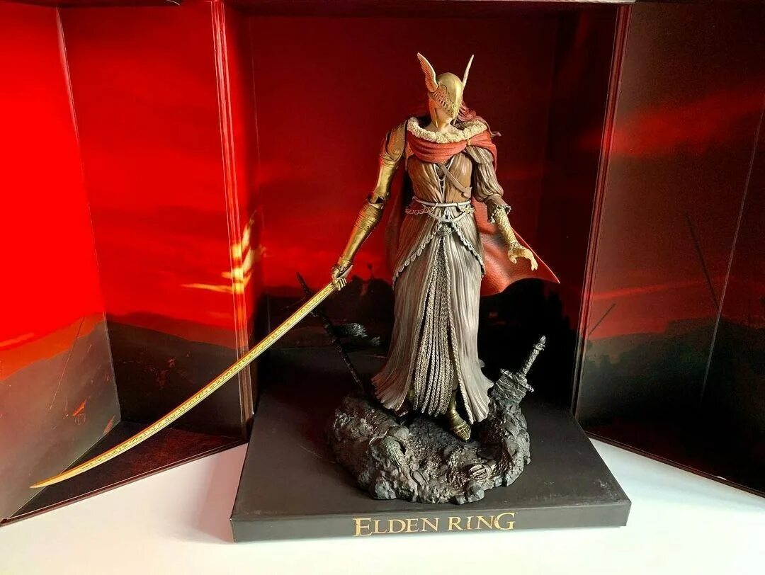 Elder ring коллекционное издание. Elden ring collector. шлем малении elden ring. Elden ring стилбук. Elden ring collector.