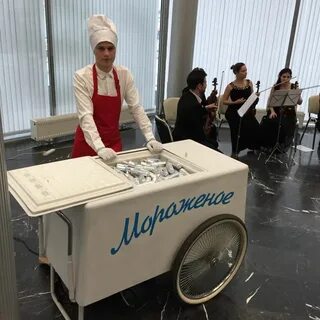 Продавец эскимо