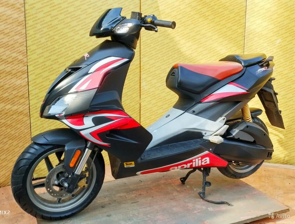 Скутер Априлия SR 50. Aprilia sr50 2015. Aprilia sr50 Black. Aprilia SR 50 инжектор. Скутер 70 кубов