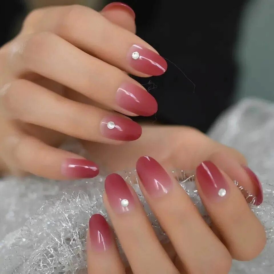 маникюр омбре на короткие ногти. маникюр омбре. маникюр омбре градиент. френч градиент омбре. френч градиент бэби бумер.