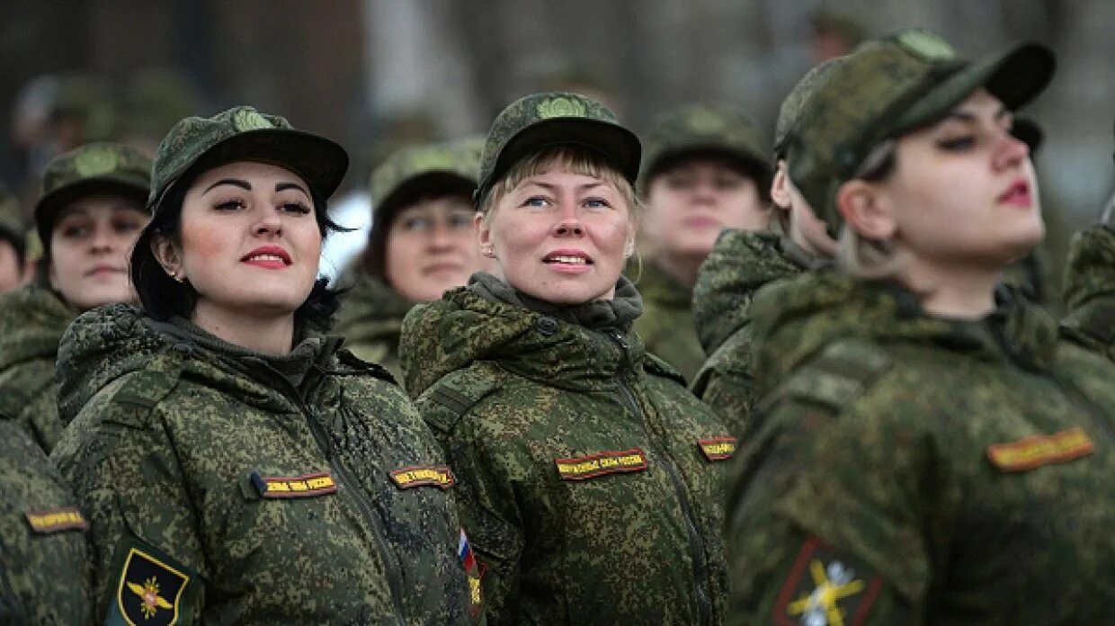 Женщины военные. Женщины в армии. Женщины солдаты России. Женщины в Российской армии. Девушек будут призывать