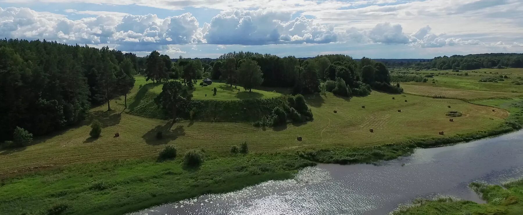 Савкина горка в Пушкинских горах. Савкино Городище Пушкинские горы. Городище Воронич Пушкинские горы. Пушкинские горы Михайловское Тригорское.