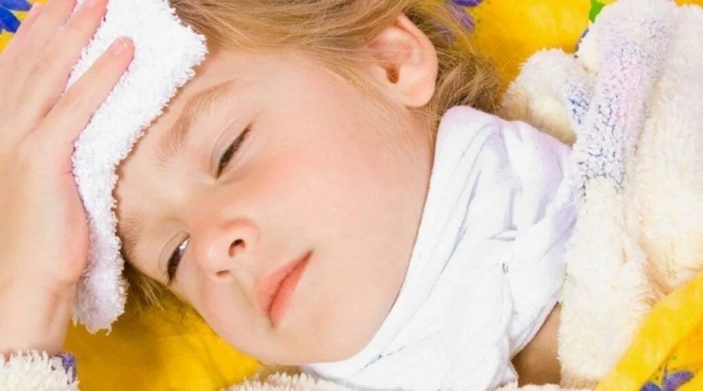 примочки с меновазином. согревающая повязка на горло. как делать спиртовой компресс. спиртово водочный компресс. охлаждающий компресс от головной боли.