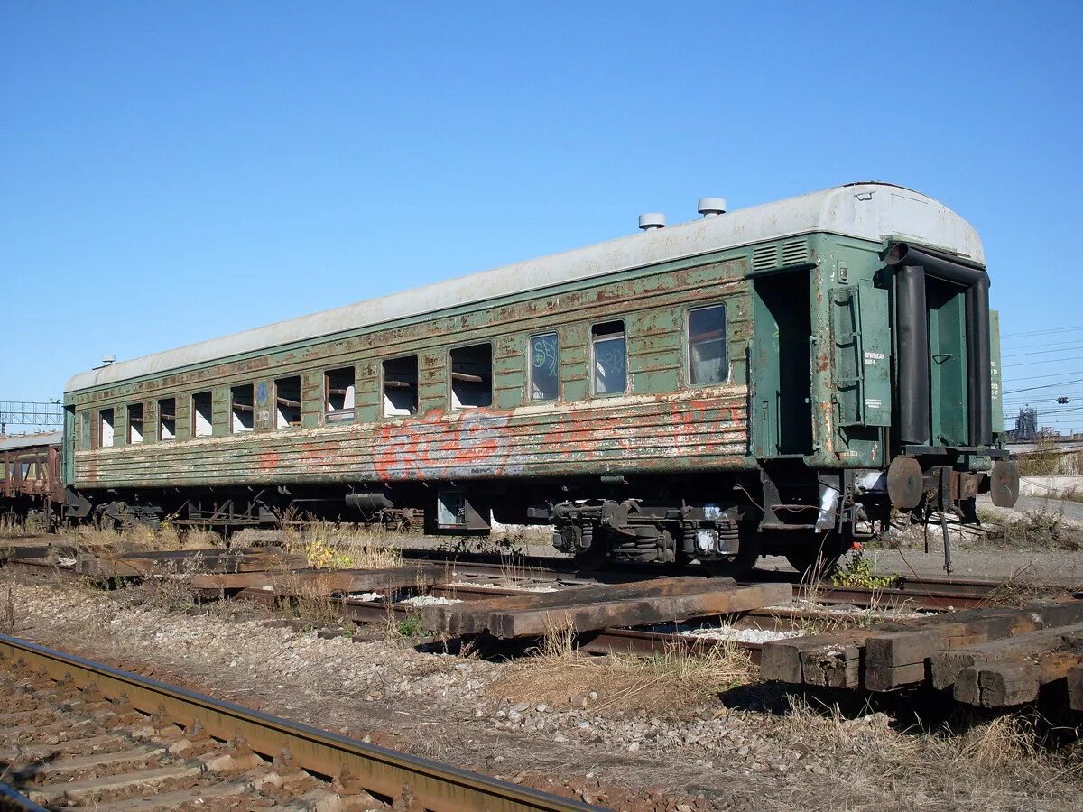 Списанные пассажирские вагоны. Пассажирский вагон 61-425. Вагон пассажирский некупейный. 61-425 Вагон. Списанные пассажирские вагоны РЖД.