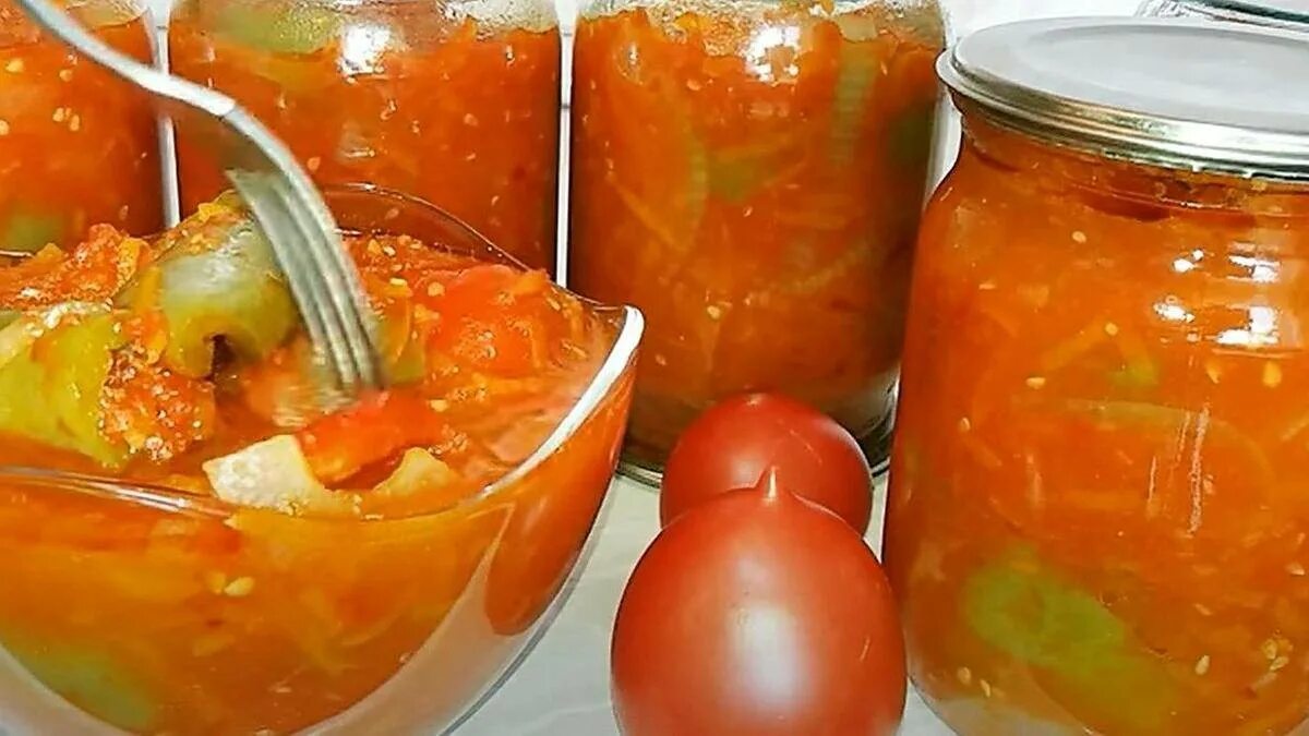 Рецепт самого вкусного лечо на зиму. Перец болгарский лечо с луком. Лечо из болгарского перца с морковью. Лечо из болгарского перца с луком на зиму. Лечо из болгарского перца с морковью и луком на зиму.