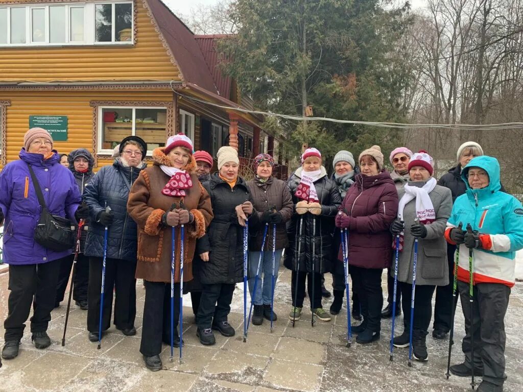 Мбук цпкио города владимира. Долголетие в люблино. Долголетие в люблино. Московское долголетие занятия на свежем воздухе. Скандинавская ходьба пенсионеры.