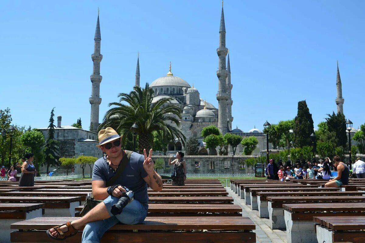Фатих султанахмет. Мечеть Султанахмет в Стамбуле. Набережная Стамбула Султанахмет. Площадь Султанахмет и голубая мечеть. Площадь в Стамбуле Султанахмет план.