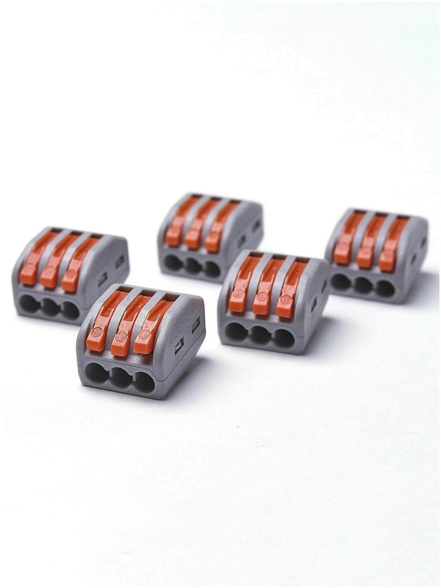 Механизмы самоподтягивающихся зажимных клемм