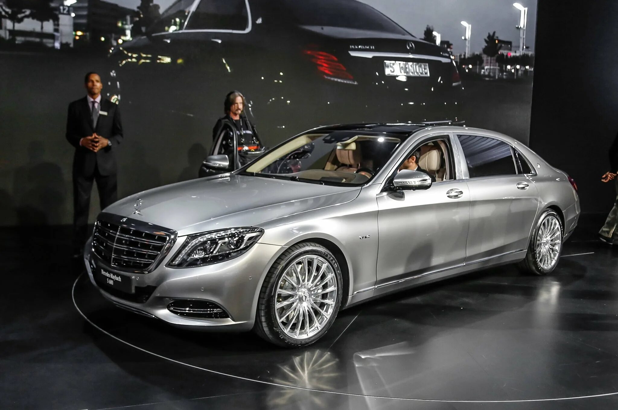 Мерседес Бенц Майбах s600. Мерседес Майбах 600. Мерседес Бенц Майбах s класс. Мерседес Бенц Майбах s класс 600.