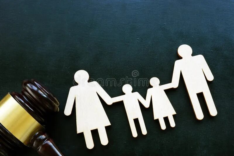 Алименты стоковое фото. Молоток юрисконсульта в руке. What is civil law. Law was adopted. Law was adopted.