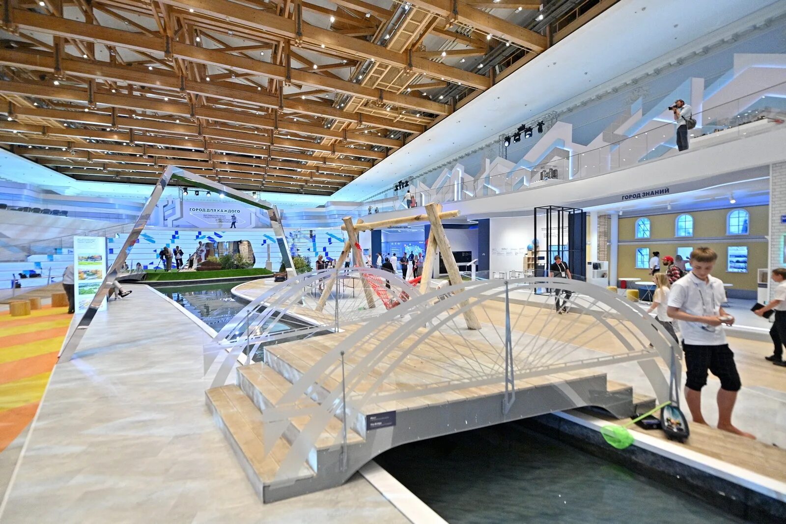 Куда сходить на выставку. Куда сходить на выставку. Artstory галерея современного искусства. Пушкинский музей выставка импрессионистов. Галерея гум-red-line.