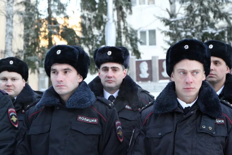 Много полиции в городе в. Много полиции. сотрудники полиции на службе. с днем участкового уполномоченного полиции. 10 ноября день полиции.
