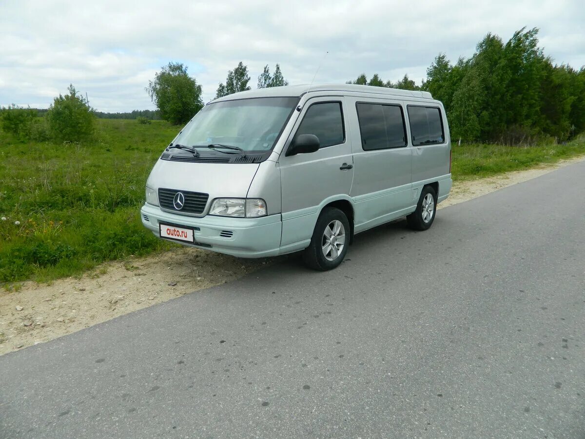 саньенг истана 1999. Mercedes ssangyong istana. Ssangyong istana минивэн. Ssangyong истана. Ssangyong istana минивэн.